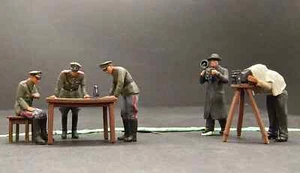 1/72 Scale  WWII German Command Officers With Photographers Painted Model# - Picture 1 of 4