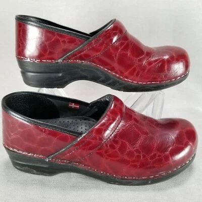 Sanita Professional Women Clogs Size EU 41 US 10.5 Danish Burgundy Animal Print - Imagem 1 de 4