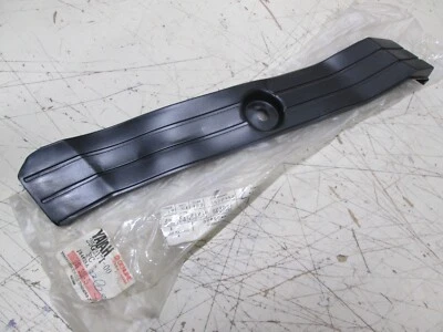 YAMAHA OEM NEW  SIDE COVER RUBBER TRIM PANEL - RIVA 180 200 200Z - Image 1 of 4