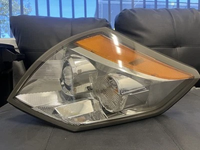 Faro lateral derecho Cadillac XLR 2004-2009 (lado pasajero) Foto 1 de 4