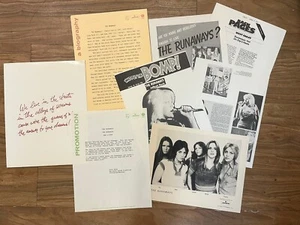 The Runaways Press Kit Mercury Records 1976 Original Promotional Photos Bio RARE - Picture 1 of 8