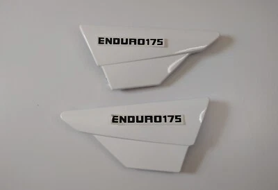  SE ADAPTA A YAMAHA DT175MX 1979 1993 Juego Fundas Laterales Derecha/Derecha Tapas Par Blanco Foto 1 de 4