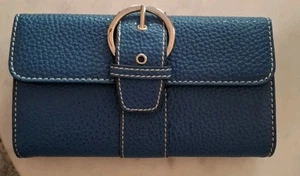 Tommy Hilfiger neue Damen Leder "Check Out" Scheckbuch Clutch blau 7" x 4" - Bild 1 von 3