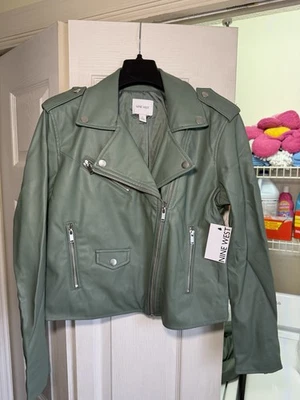 Chaqueta de moto Nine West para mujer de cuero sintético verde talla pequeña bolsillos con cremallera completa usada en excelente estado Foto 1 de 4