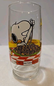 Vintage 1965 Collector's Glass Snoopy/Woodstock by United Feature Syndicate  - Picture 1 of 6