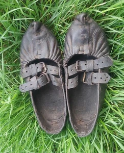 National Hutsul  Ukrainian handmade leather slippers  period 1930-1950s  Vintage - Picture 1 of 24