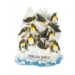 Penguin World - Pinguinfiguren x 12 und Eisberg Ausstellungsständer - Bild 1 von 2