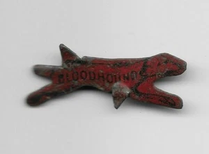Etiqueta de tabaco de hojalata de colección sabueso rojo perro en forma de perro Bloodhound - Imagen 1 de 2