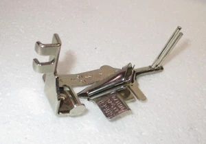 Original Singer Nähmaschine #161174 Mehrfachschlitz Ordner Nähfuß - Bild 1 von 3