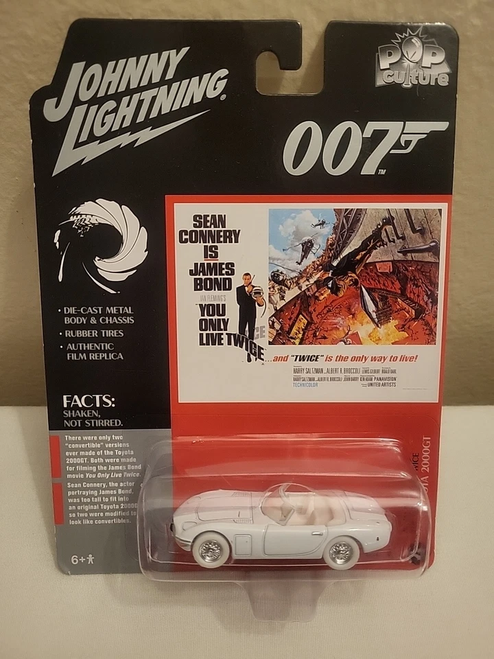 Chase 1967 Toyota 2000gt White James Bond (1967) 1/64 Johnny Lightning Jlsp125