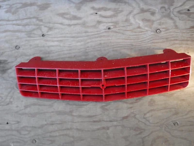 1987 90 1991 1992 1994 1995 1996 Chevrolet Beretta Corsica front grille 14083169 Foto 1 de 4