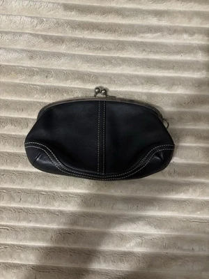 Bolso de Mano Coach Soho Kisslock Vintage Cuero Negro con Costuras Blancas Foto 1 de 2