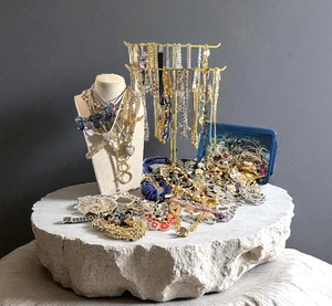 10 TEILIGES KONVOLUT gebrauchter Premium tragbarer Modeschmuck Vintage bis Modern - Bild 1 von 4