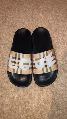 Burberry Sliders Limited Edition LOVE - Image 1 of 3