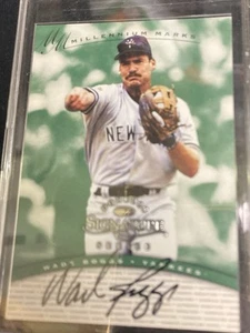 Autografo firmato Wade Boggs 1997 Donruss Millennium Marks # 853 - Foto 1 di 2