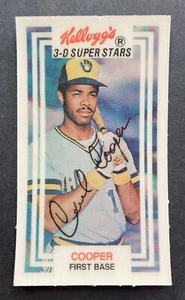 1983 Kellogg's 3-D Super Stars #28 Cecil Cooper (Milwaukee Brewers) NO CRACKS! - Picture 1 of 2