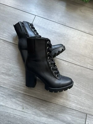 Wild Diva Size 6 Black Lace Up Combat Zip Ankle Boots Chunky Heel Platform Sole - Image 1 of 4