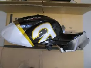 2B006961 APRILIA TUONO V4 1100 FACTORY FUEL TANK - Picture 1 of 9