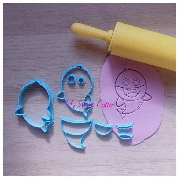 Formine Biscotti Baby Shark Squalo Mare Estate Cookie Cutter - Image 1 of 1