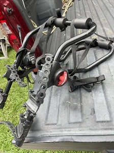 Yakima superjoe 2 Bike Rack for trunk - Picture 1 of 5