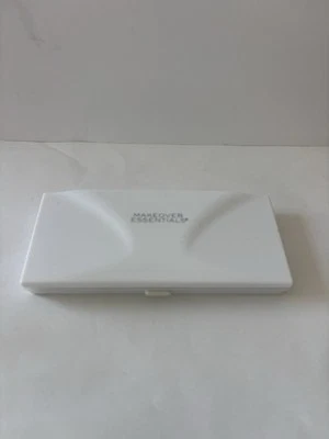 Makeover Essentials ME Butterfly Eyes Eyeshadow & mirror case .17 oz. 5g - Image 1 of 4