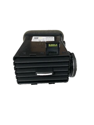 Genuine Land Rover RH Front Centre Air Vent -LR072444 - Image 1 of 3