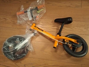 bici bimbo Btwin per imparare l'equilibrio senza pedali con freno - Foto 1 di 5