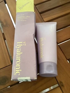 NEW It's Skin V7 Hyaluronic Cleanser 150 ml/ 5.07 oz Moisturize+Glow  3/26 - Picture 1 of 4