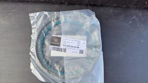 Mercedes-Benz Genuine SHAFT SEAL,WHEEL HUB-ACTROSMP2 ME TRUCK MGP A015997904564 - Picture 1 of 1