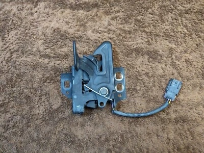 2006 2007 2008 2009 2010 2011 CADILLAC DTS BUICK LUCERNE HOOD LATCH - Image 1 of 2