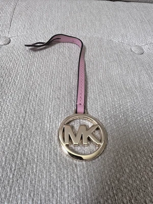 MICHAEL KORS ORO MK LOGO RUBOR OSCURO ROSA SAFFIANO CUERO MONEDERO ENCANTO LLAVERO 9 Foto 1 de 4
