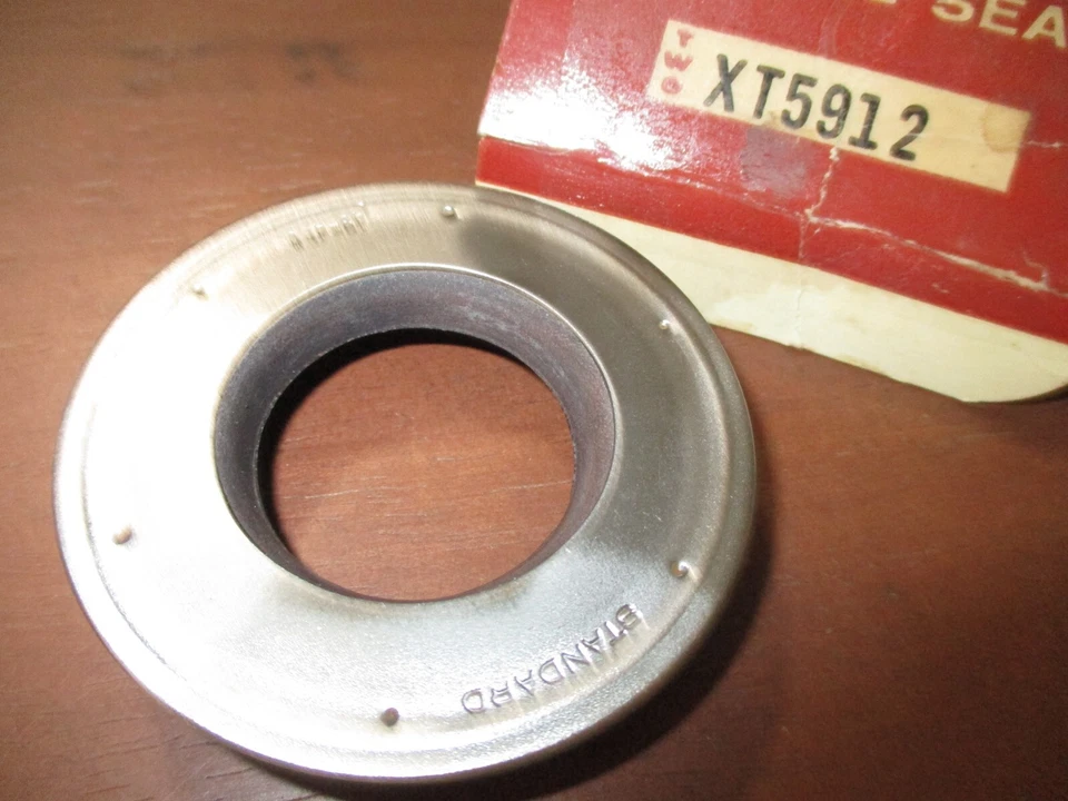 1939 1940 1941 1942 1946 1947 + OLDSMOBILE & PONTIAC + Pinion Seal + NOS Foto 1 de 1