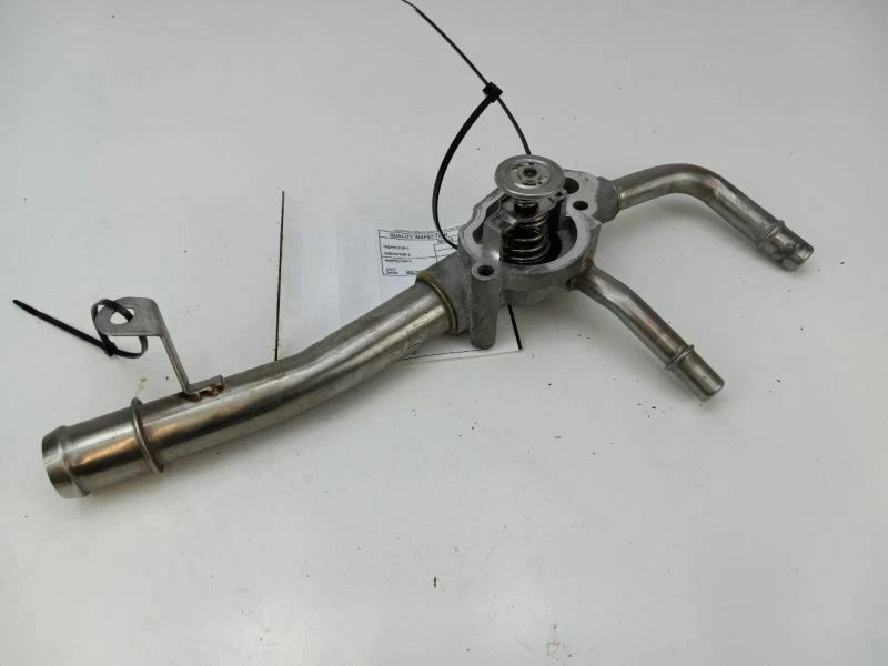 GMC ACADIA 2010 carcasa de termostato OEM Foto 1 de 4