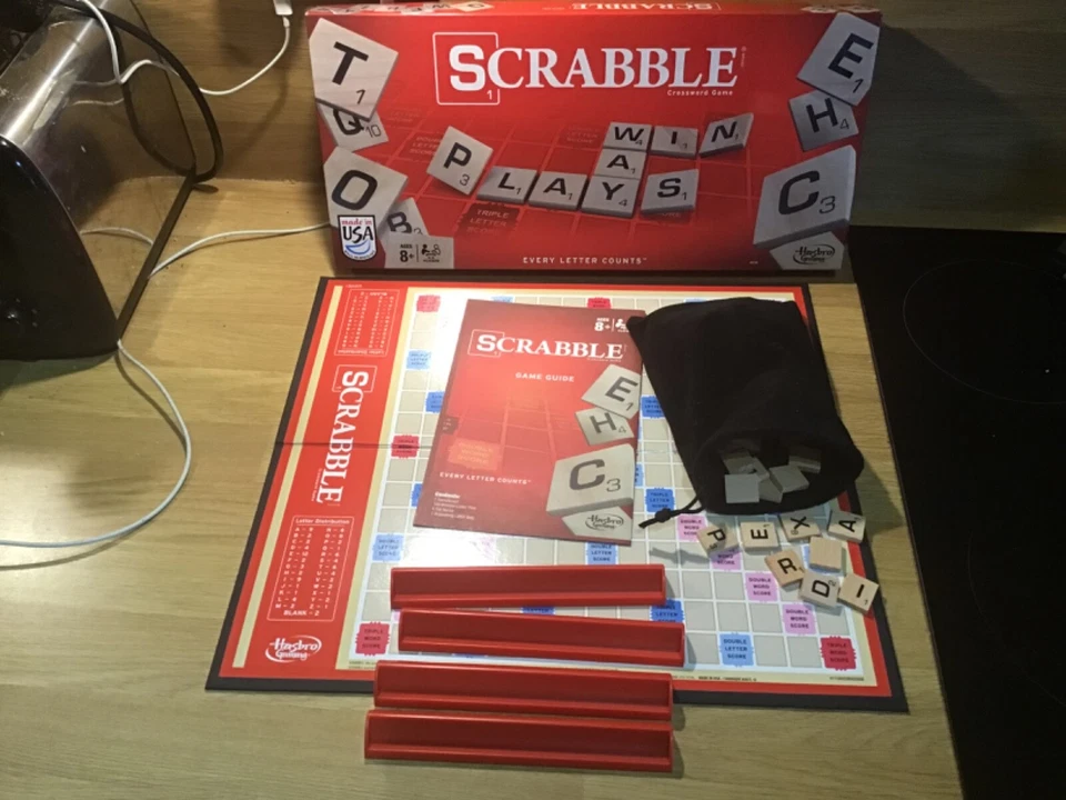 Hasbro A8166 scrabble crossword game  Board Game - Boxed - Image 1 of 4