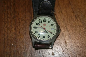 Reloj de cuarzo suizo vintage del ejército 330 pies resistente al agua reloj de buceo para nadadores - Imagen 1 de 3