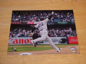 Gleyber Torres Walk Off Yankees Action LIZENZIERTES 8 X 10 Foto KOSTENLOSER VERSAND 3/mehr - Bild 1 von 1