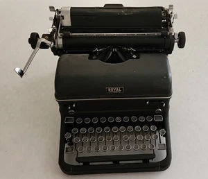 Vintage Used Royal KMM "Magic Margin" Typewriter 1948 - Picture 1 of 22