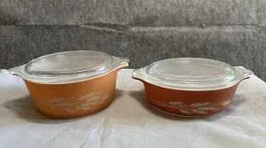 2 Stück Vintage Pyrex Autumn Harvest Weizen mit Deckel dunkelorange - Bild 1 von 10