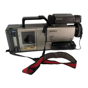 SONY CCD-V110 BUNDLE: 2 x 6V + RM-151K + ACP-80UC + Cords + Case + Manuals - Picture 1 of 19