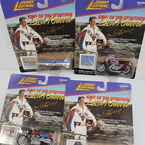 Johnny Lightning Evel Knievel King of the Stuntmen set completo di 4 sigillati NUOVO - Foto 1 di 22
