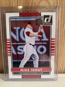 2015 Panini Donruss Mike Trout (Variación de foto: Fielding) súper raro SP - Imagen 1 de 2