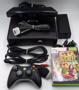 Pacchetto Microsoft Xbox 360 S con Kinect, cavi, controller, giochi~ senza disco rigido - Foto 1 di 15
