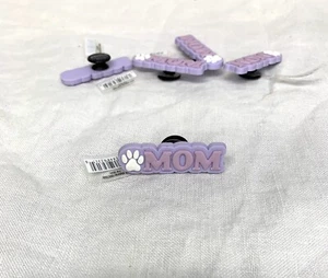 🐾 CROCS Jibbitz PET MOM Dog Cat Mom Shoe Charm Paw Print NWT 🐕🐈‍⬛ - Picture 1 of 4