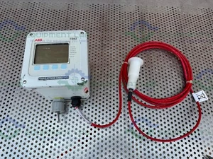 ABB TB82EC1010211 Conductivity Transmitter 4-20 mA w/ Sensor - Picture 1 of 9