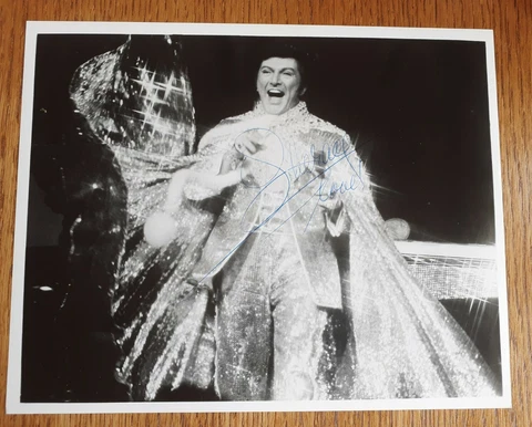 Liberace Personally Signed 8" X 10" Photograph AFTAL #216 Cover