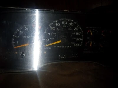 Chevy C2500 C3500 1995-1999 camioneta velocímetro diésel en clúster  Foto 1 de 4