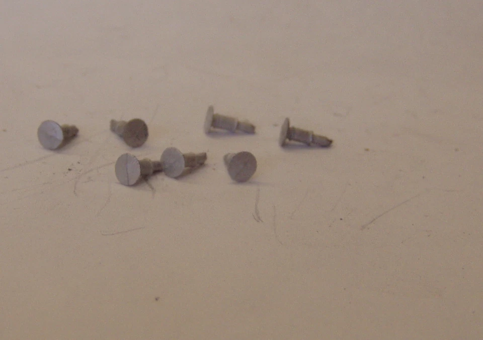 P & D MARSH P&D Marsh OO Stärke PW90 Rundkopfpuffer (12@4 mm Durchmesser) Gussteile erfordern Lackierung