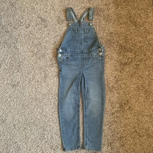 Mono Thereabouts Niñas Talla 5 Jeans Correas Ajustables Bolsillos - Imagen 1 de 6