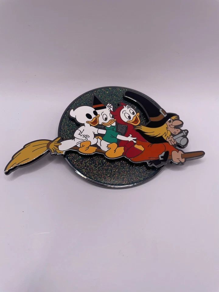 TREAT LOUNGEFLY Disney Huey Dewey y Louie Halloween LE 1500 Foto 1 de 4