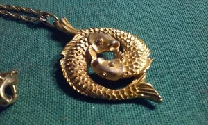 Vintage Gold Tone Double Sided Pisces Pendant Ying-Yang on 18" Chain Necklace - Picture 1 of 5